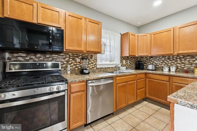 523 MAIN AVE, Berlin, NJ 08009