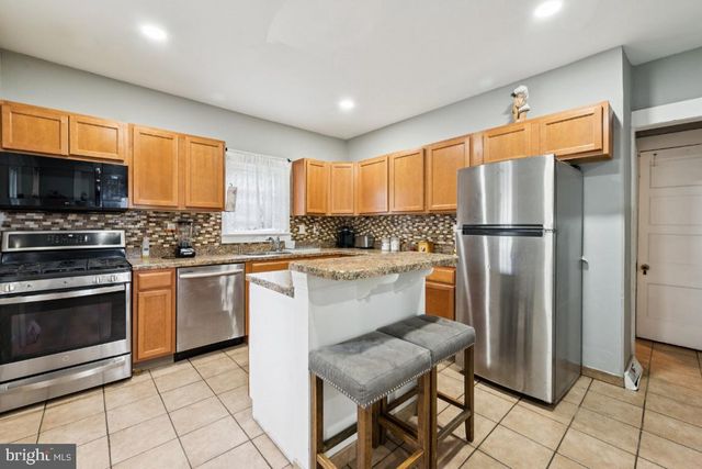 523 MAIN AVE, Berlin, NJ 08009