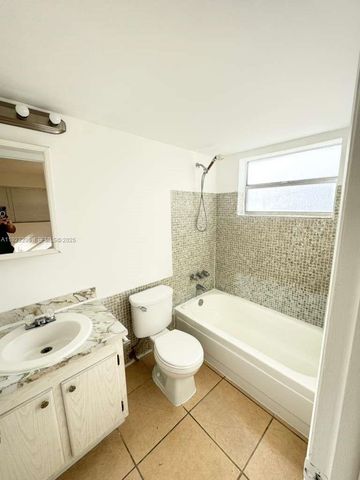 961 NW 45th St 1, Deerfield Beach, FL 33064