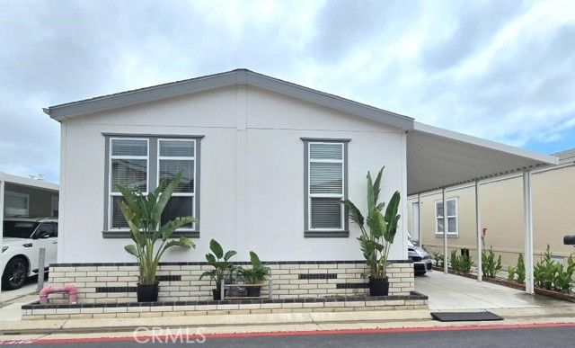 21851 Newland Street 44, Huntington Beach, IL 62646