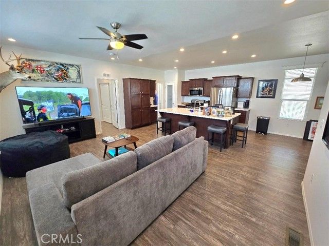 21851 Newland Street 44, Huntington Beach, IL 62646