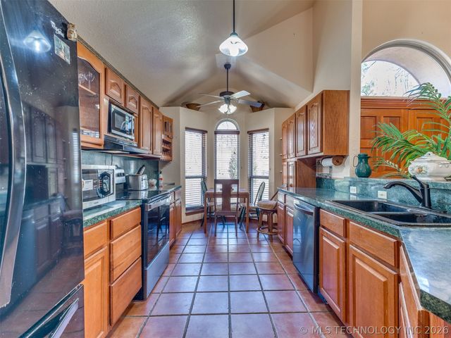 8714 Westway Road, Tulsa, OK 74131