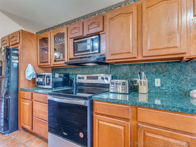 8714 Westway Road, Tulsa, OK 74131