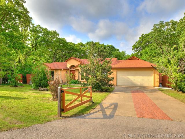 8714 Westway Road, Tulsa, OK 74131