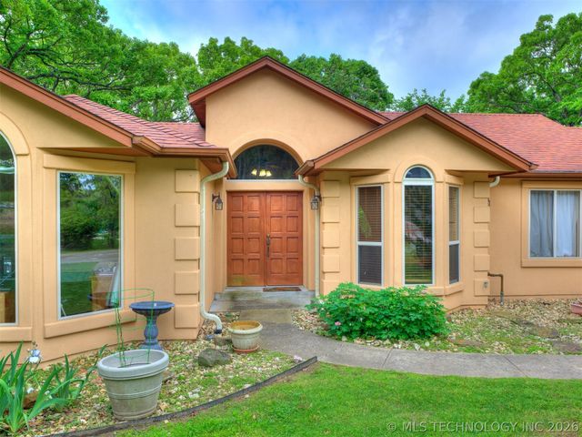 8714 Westway Road, Tulsa, OK 74131