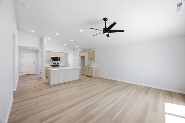14113 Shiny Spruce St, Caldwell, ID 83607