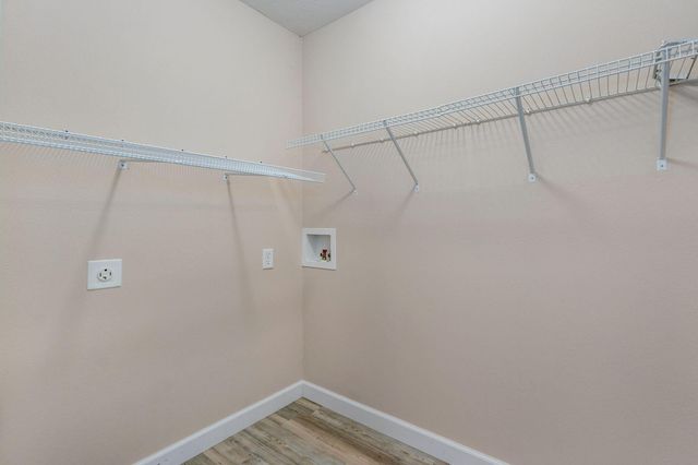 2541 W Brook Ridge Street, Springfield, MO 65803