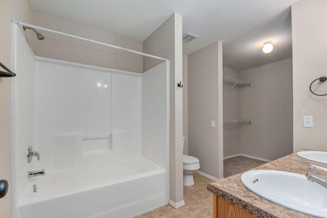 2541 W Brook Ridge Street, Springfield, MO 65803