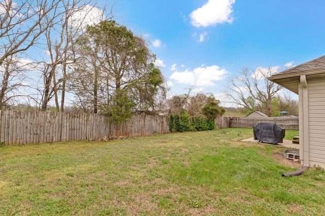 2541 W Brook Ridge Street, Springfield, MO 65803