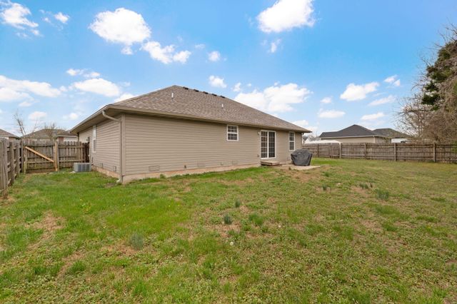 2541 W Brook Ridge Street, Springfield, MO 65803