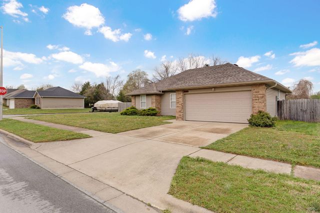 2541 W Brook Ridge Street, Springfield, MO 65803