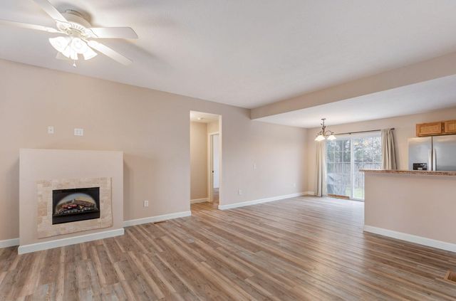 2541 W Brook Ridge Street, Springfield, MO 65803