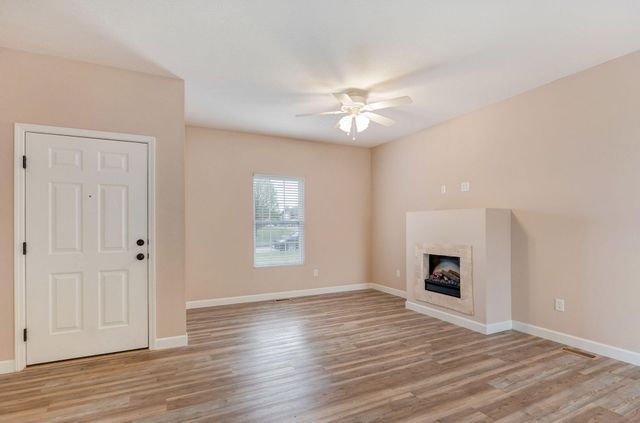 2541 W Brook Ridge Street, Springfield, MO 65803