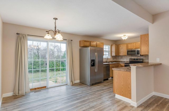 2541 W Brook Ridge Street, Springfield, MO 65803