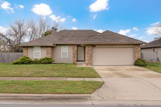 2541 W Brook Ridge Street, Springfield, MO 65803