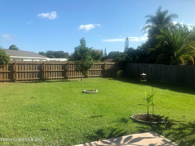 1552 Dowse Court NE, Palm Bay, FL 32905
