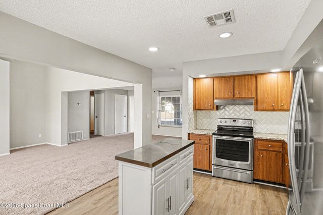 1552 Dowse Court NE, Palm Bay, FL 32905