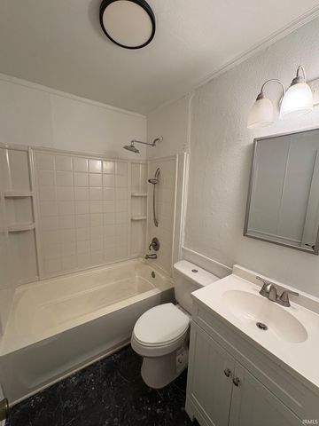 607 N FARLOOK Drive, Marion, IN 46952