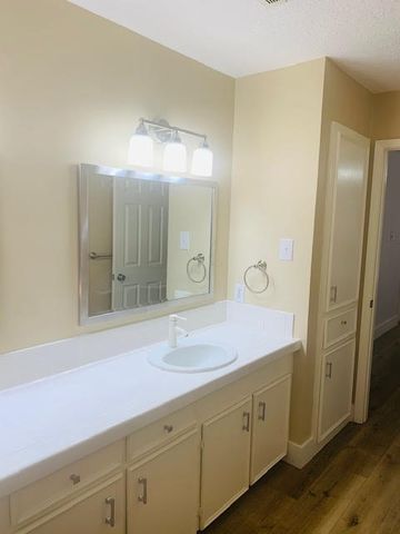 6310 Seamist Dr, Corpus Christi, TX 78414