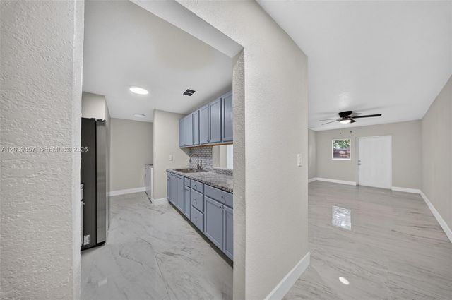 3856 NW 207 ST RD, Miami Gardens, FL 33055