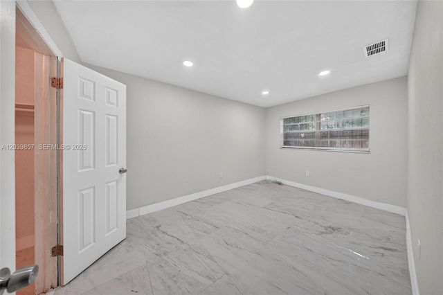 3856 NW 207 ST RD, Miami Gardens, FL 33055
