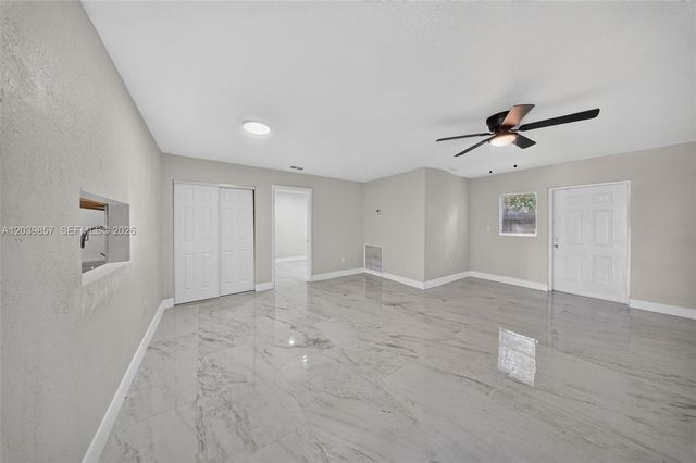 3856 NW 207 ST RD, Miami Gardens, FL 33055