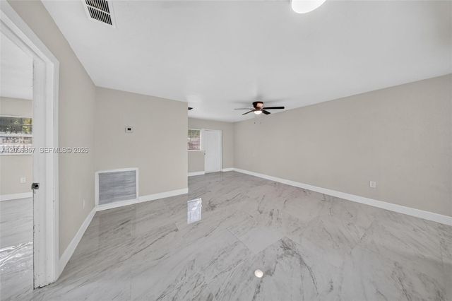 3856 NW 207 ST RD, Miami Gardens, FL 33055