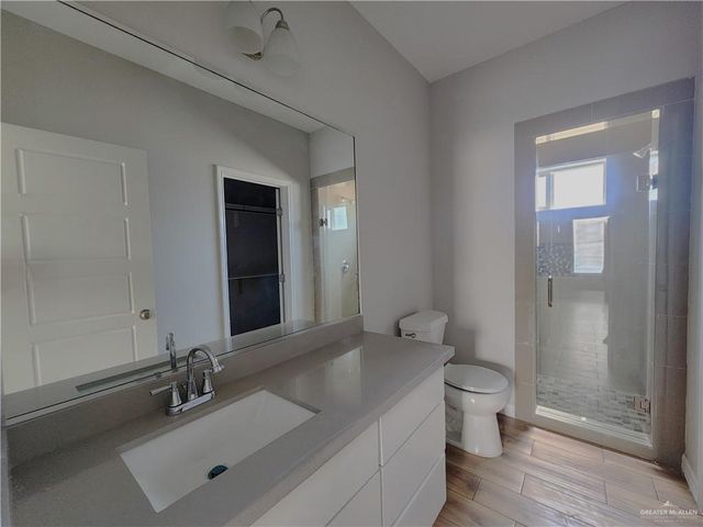 805 W Los Tesoros Drive 2, Pharr, TX 78577