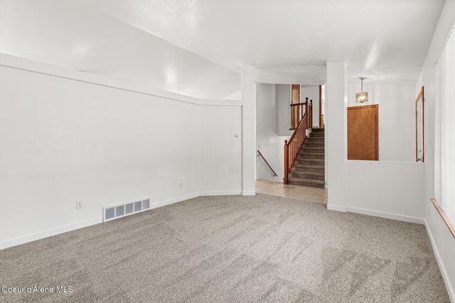 370 S Glenwood Dr, Post Falls, ID 83854