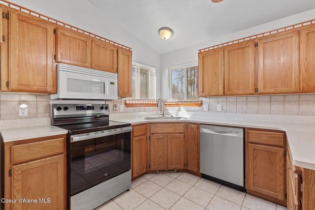 370 S Glenwood Dr, Post Falls, ID 83854