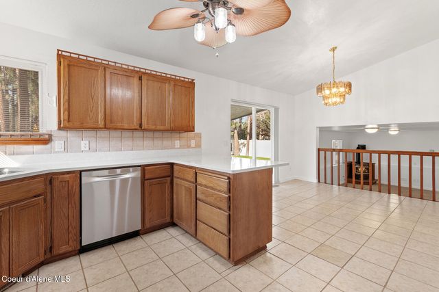 370 S Glenwood Dr, Post Falls, ID 83854