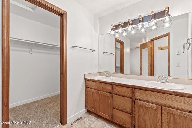 370 S Glenwood Dr, Post Falls, ID 83854