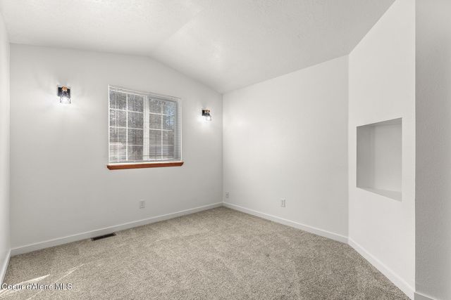 370 S Glenwood Dr, Post Falls, ID 83854