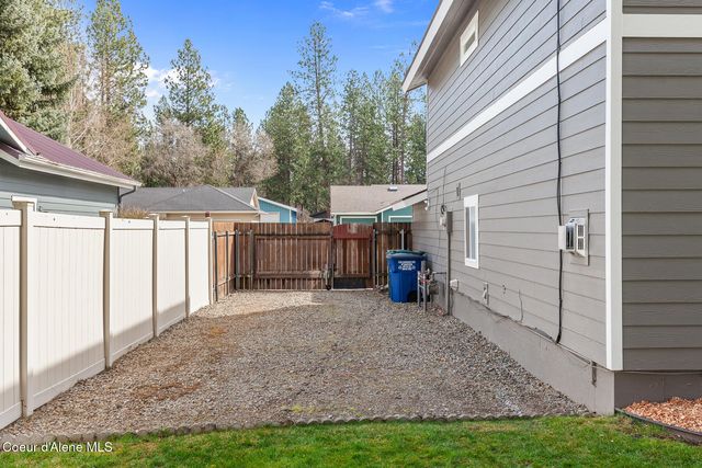 370 S Glenwood Dr, Post Falls, ID 83854