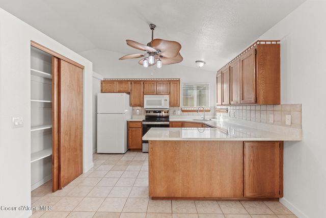 370 S Glenwood Dr, Post Falls, ID 83854