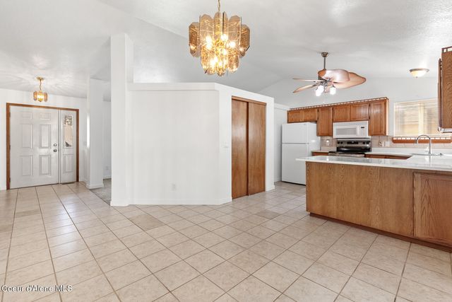 370 S Glenwood Dr, Post Falls, ID 83854