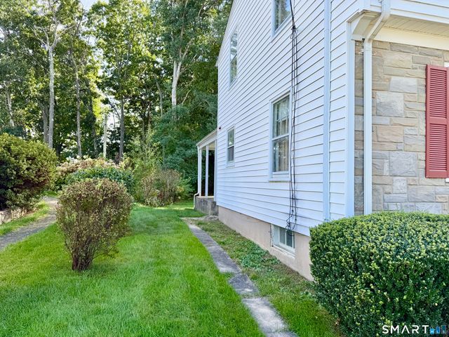16 Aron Avenue, Waterbury, CT 06708