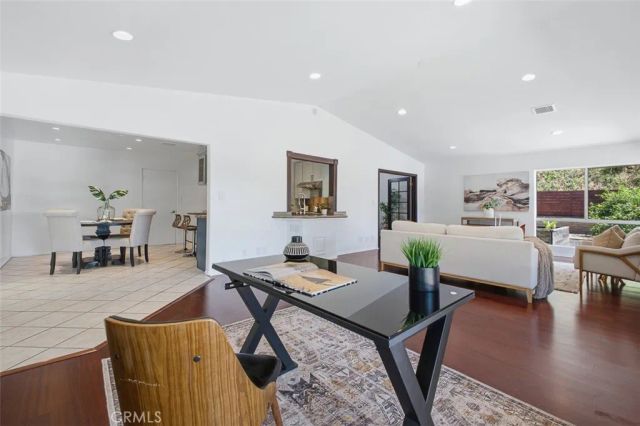 1900 Sherer Lane, Glendale, CA 91208