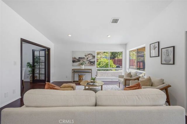 1900 Sherer Lane, Glendale, CA 91208