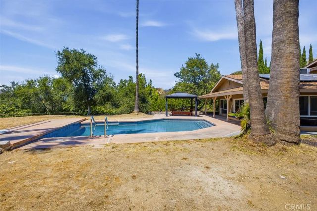 1900 Sherer Lane, Glendale, CA 91208