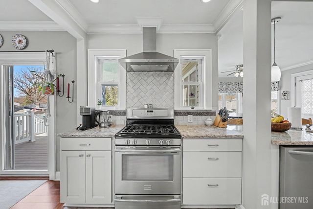 70 Oxford Road, Colonia, NJ 07067