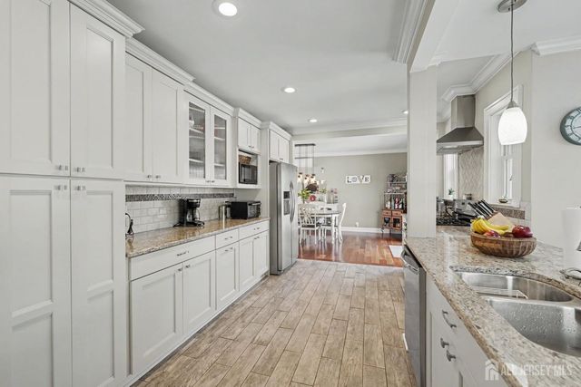 70 Oxford Road, Colonia, NJ 07067