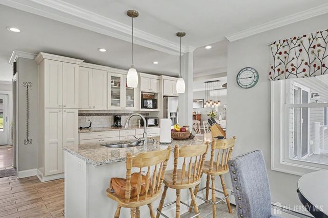 70 Oxford Road, Colonia, NJ 07067