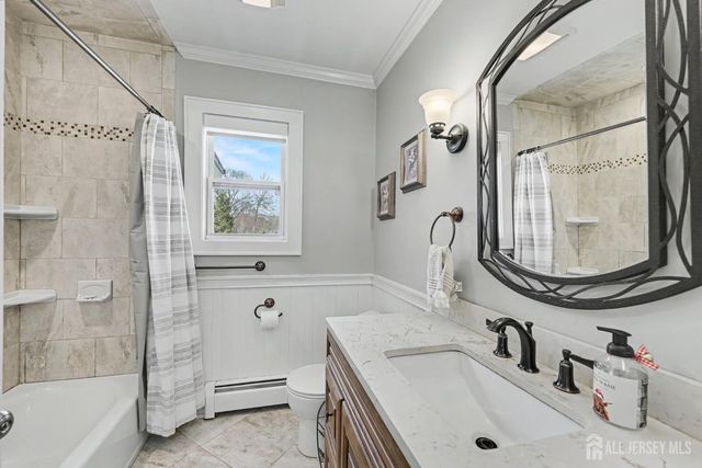 70 Oxford Road, Colonia, NJ 07067