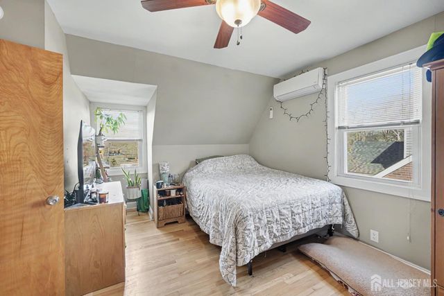 70 Oxford Road, Colonia, NJ 07067