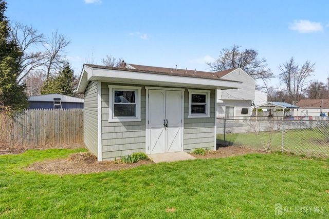 70 Oxford Road, Colonia, NJ 07067