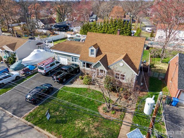 70 Oxford Road, Colonia, NJ 07067