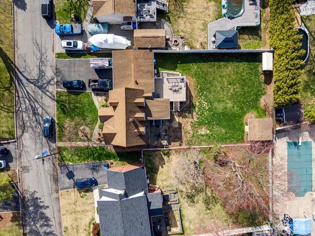 70 Oxford Road, Colonia, NJ 07067