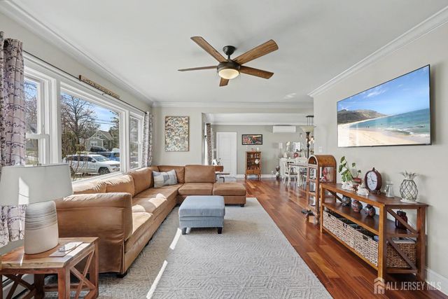 70 Oxford Road, Colonia, NJ 07067