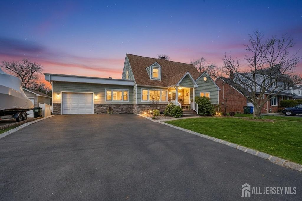 70 Oxford Road, Colonia, NJ 07067